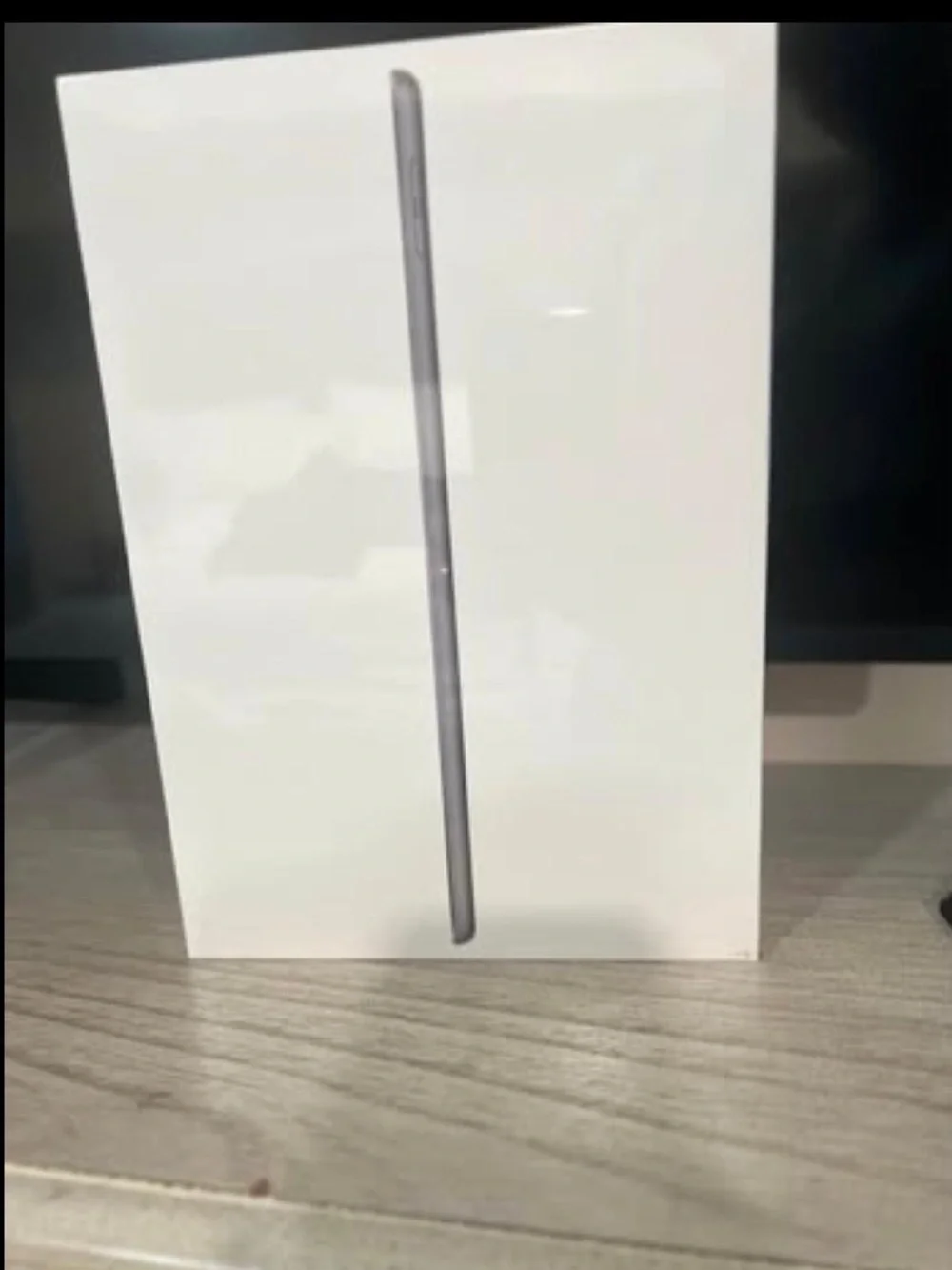 Apple iPad 9th generation in White with Silver Bezel - 10.2